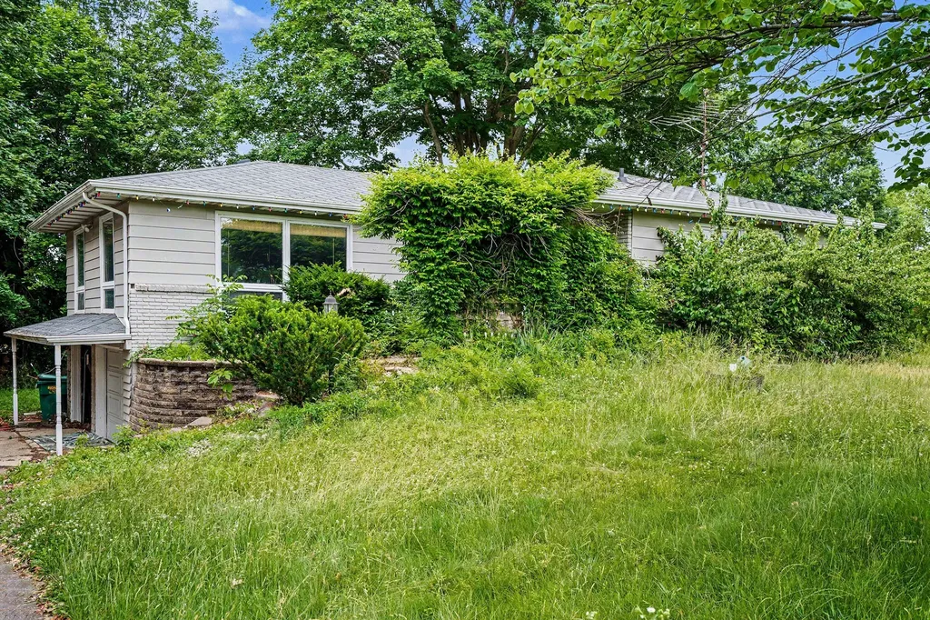 16734 Rynearson Road Buchanan Township MI 49107