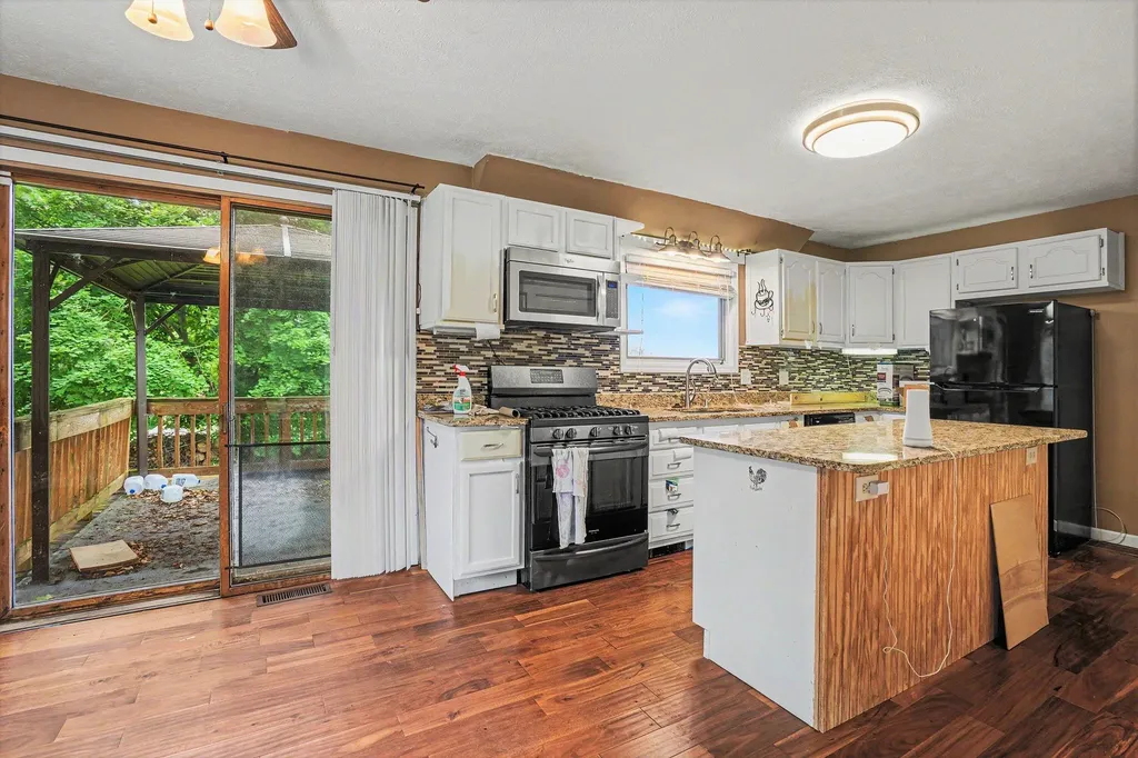 16734 Rynearson Road Buchanan Township MI 49107