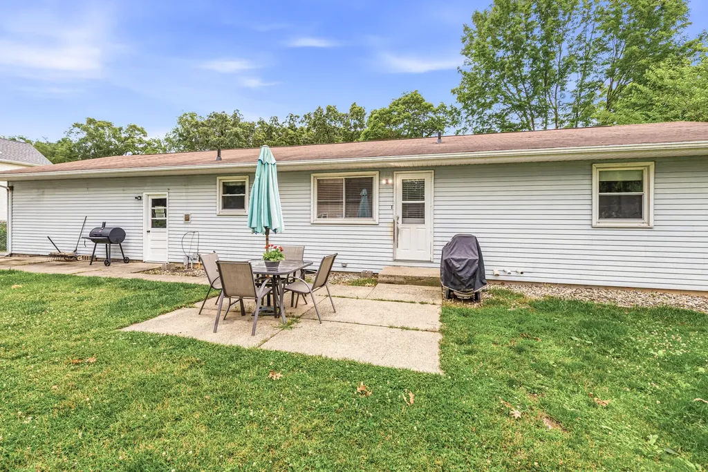 68850 3rd Street Ontwa Township MI 49112