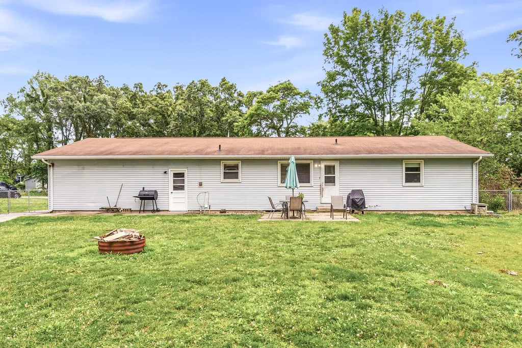 68850 3rd Street Ontwa Township MI 49112