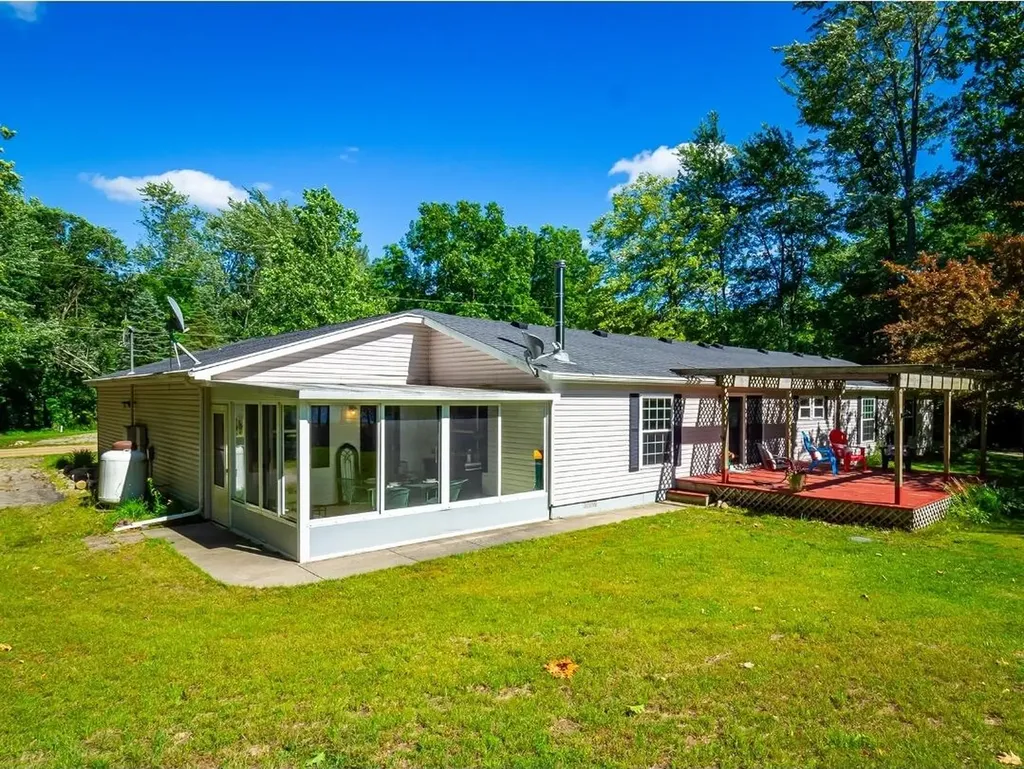84 Thelen Drive Cheshire Township MI 49055