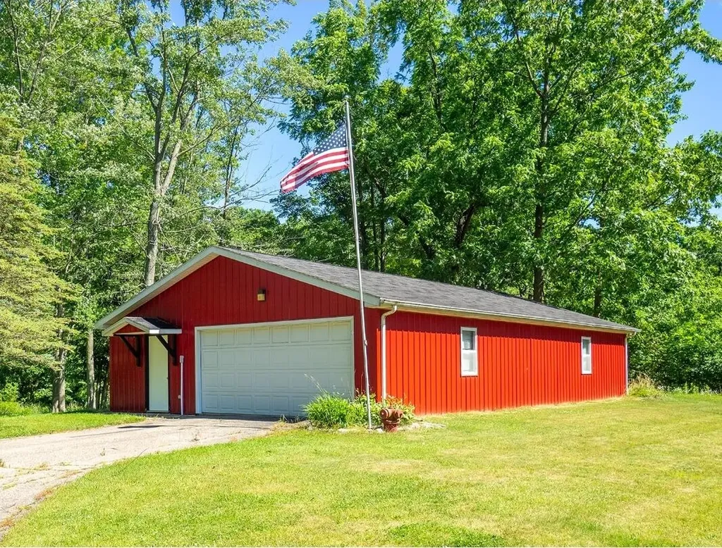 84 Thelen Drive Cheshire Township MI 49055