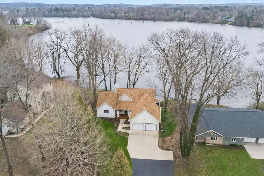 9895 Lakeview Drive Oronoko Charter Township MI 49103