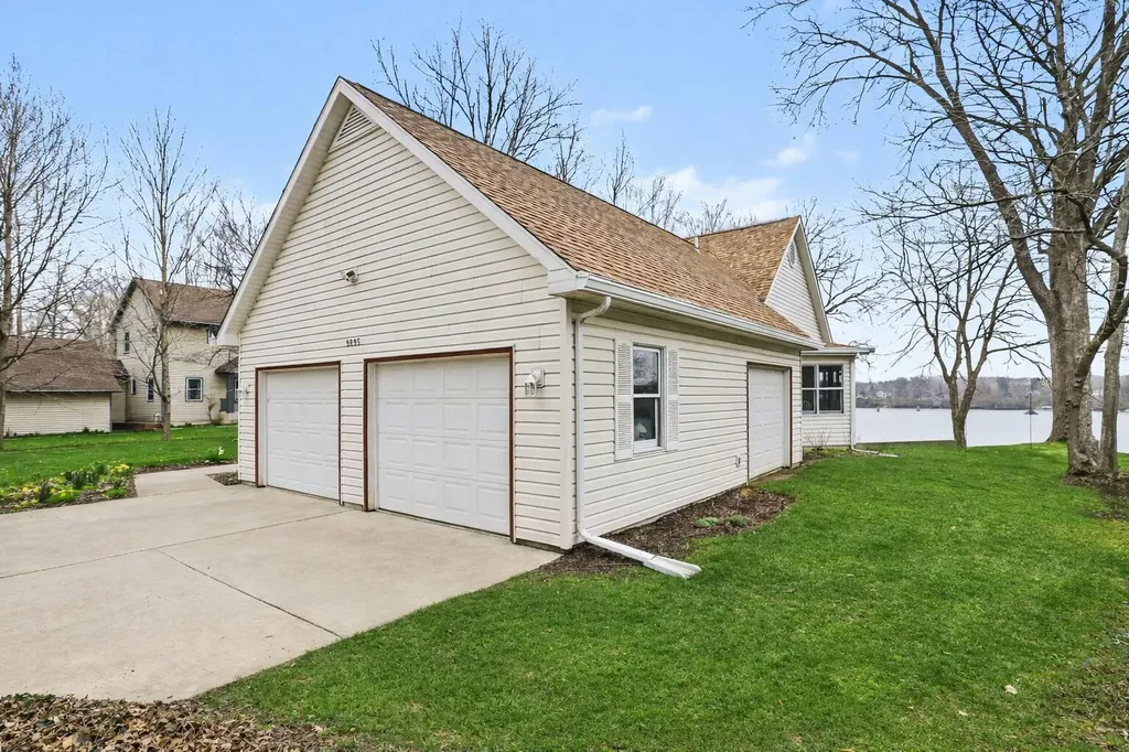 9895 Lakeview Drive Oronoko Charter Township MI 49103