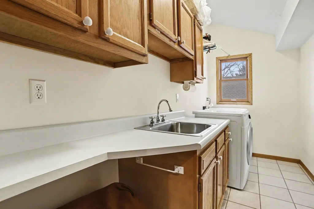 9895 Lakeview Drive Oronoko Charter Township MI 49103