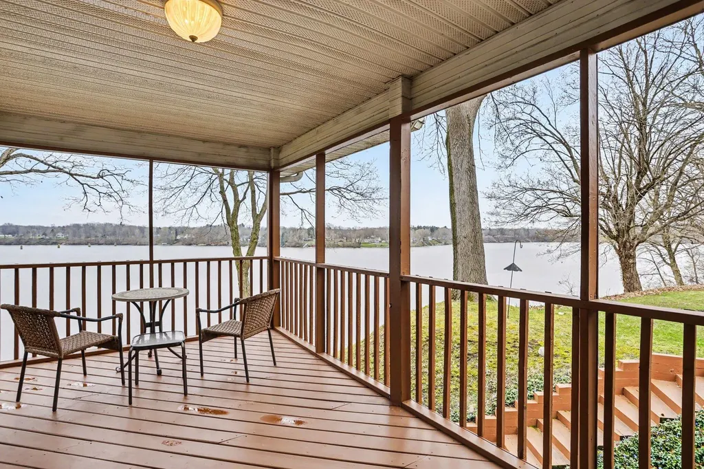 9895 Lakeview Drive Oronoko Charter Township MI 49103