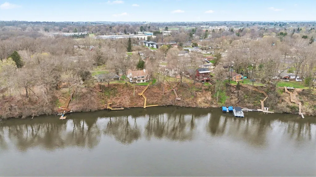 9895 Lakeview Drive Oronoko Charter Township MI 49103