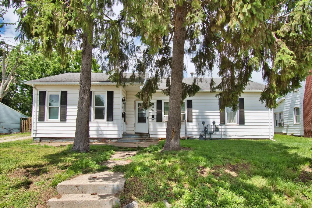 931 Cherry Street Niles City MI 49120