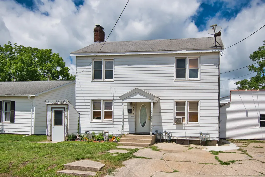 931 Cherry Street Niles City MI 49120