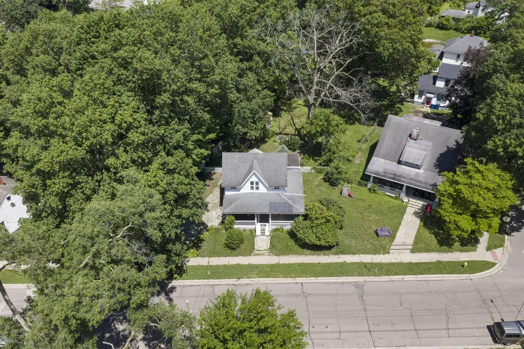 319 S 5th Street Niles City MI 49120