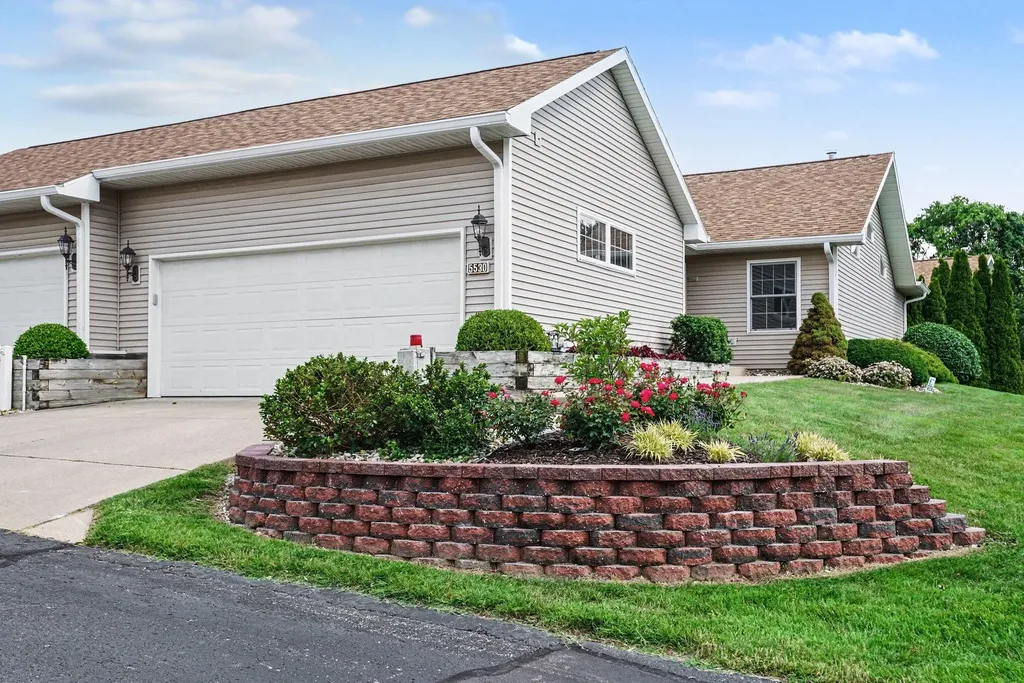 5530 Ivy Path Lincoln Charter Township MI 49127