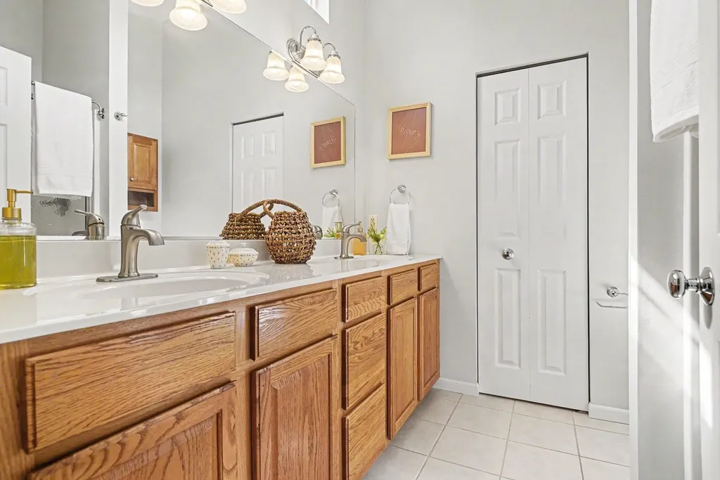 5530 Ivy Path Lincoln Charter Township MI 49127