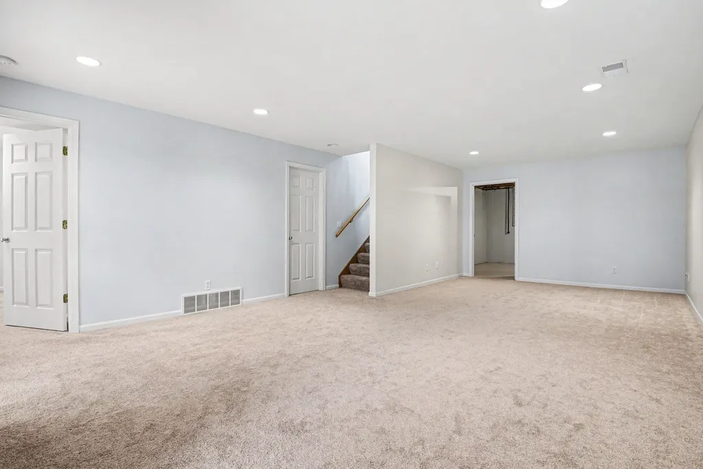 5530 Ivy Path Lincoln Charter Township MI 49127