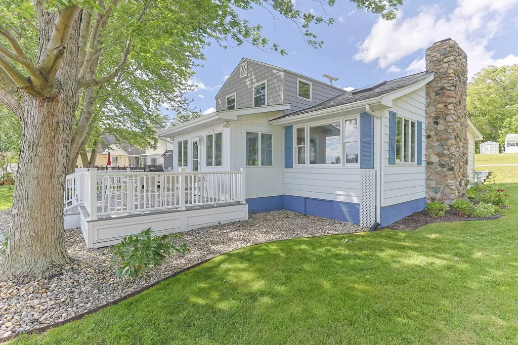 27061 Curtis Drive Ontwa Township MI 49112