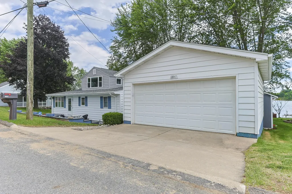 27061 Curtis Drive Ontwa Township MI 49112