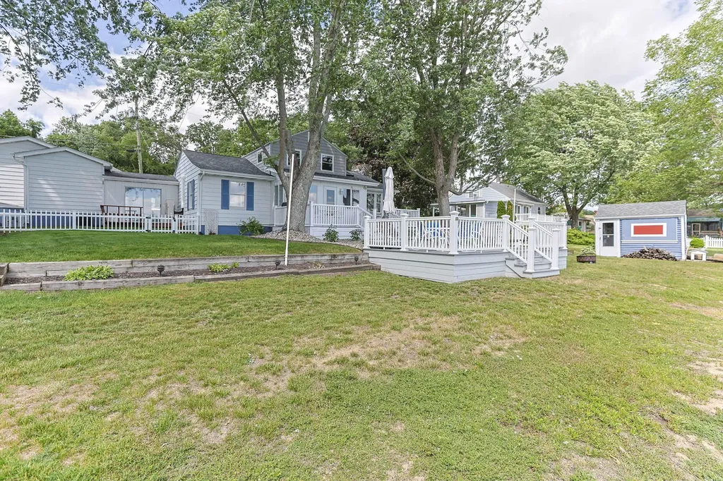 27061 Curtis Drive Ontwa Township MI 49112
