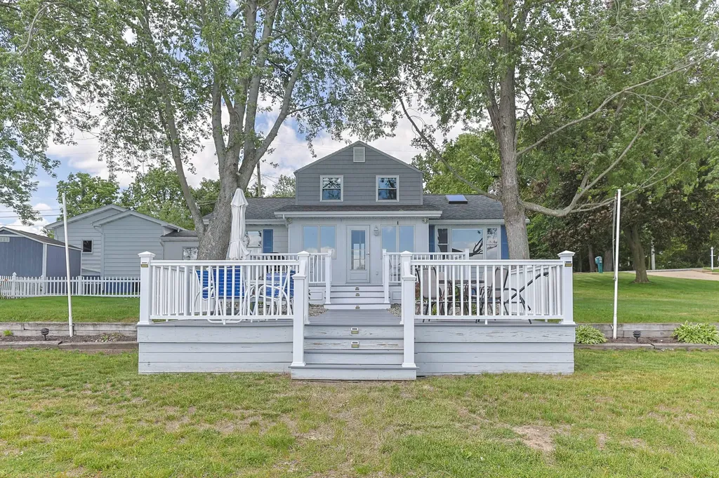 27061 Curtis Drive Ontwa Township MI 49112