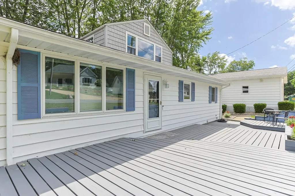 27061 Curtis Drive Ontwa Township MI 49112