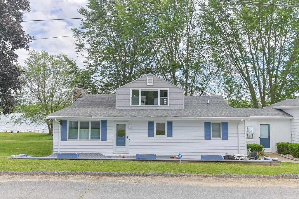 27061 Curtis Drive Ontwa Township MI 49112