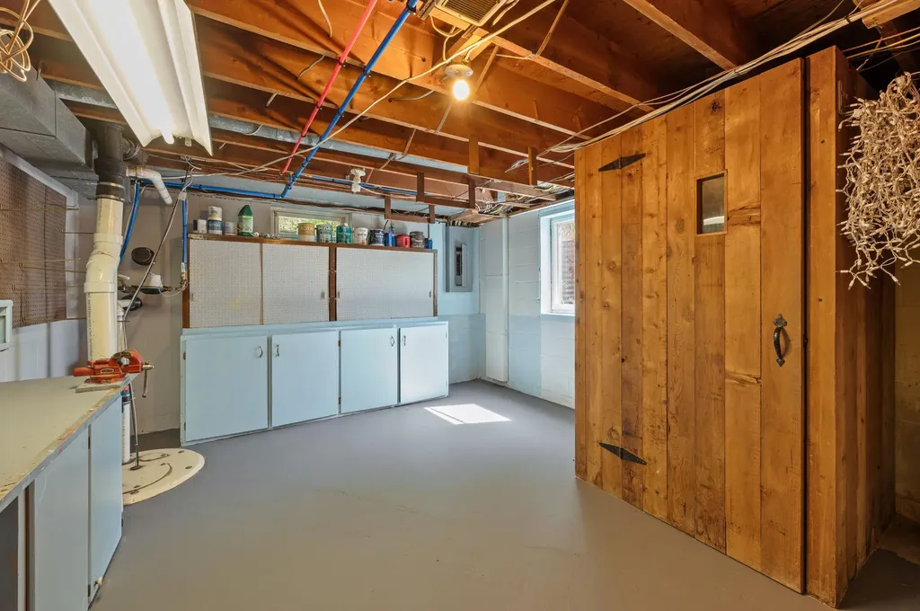 2225 Maple Path Shoreham Village MI 49085