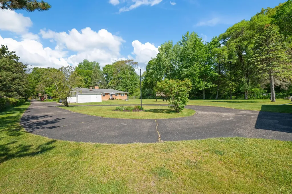 2225 Maple Path Shoreham Village MI 49085