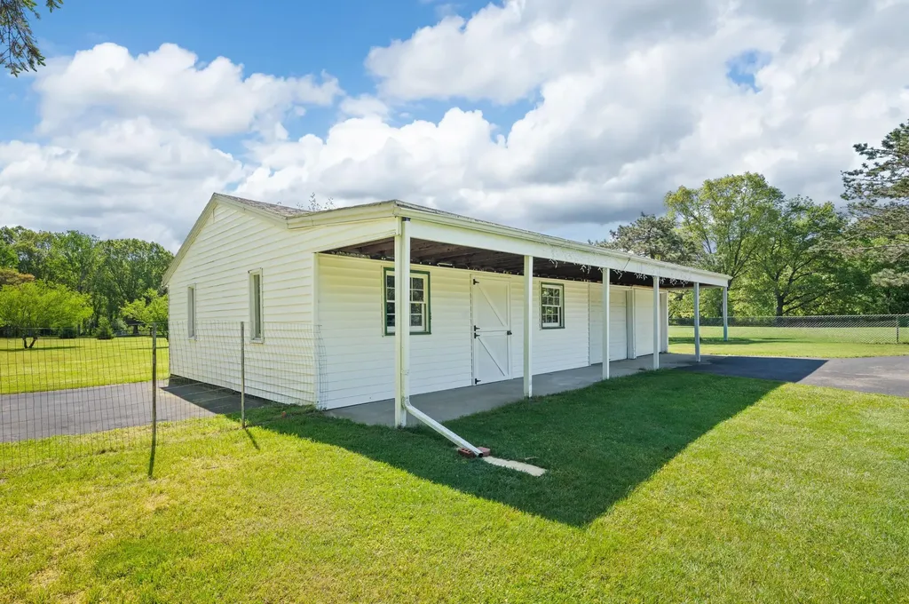 2225 Maple Path Shoreham Village MI 49085