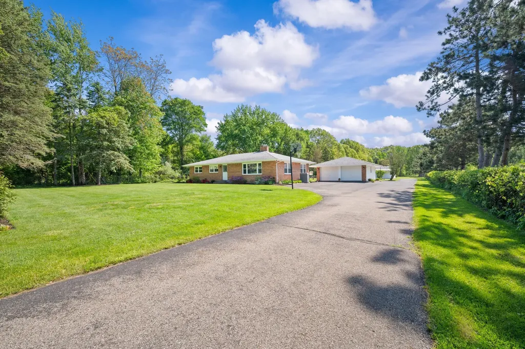 2225 Maple Path Shoreham Village MI 49085