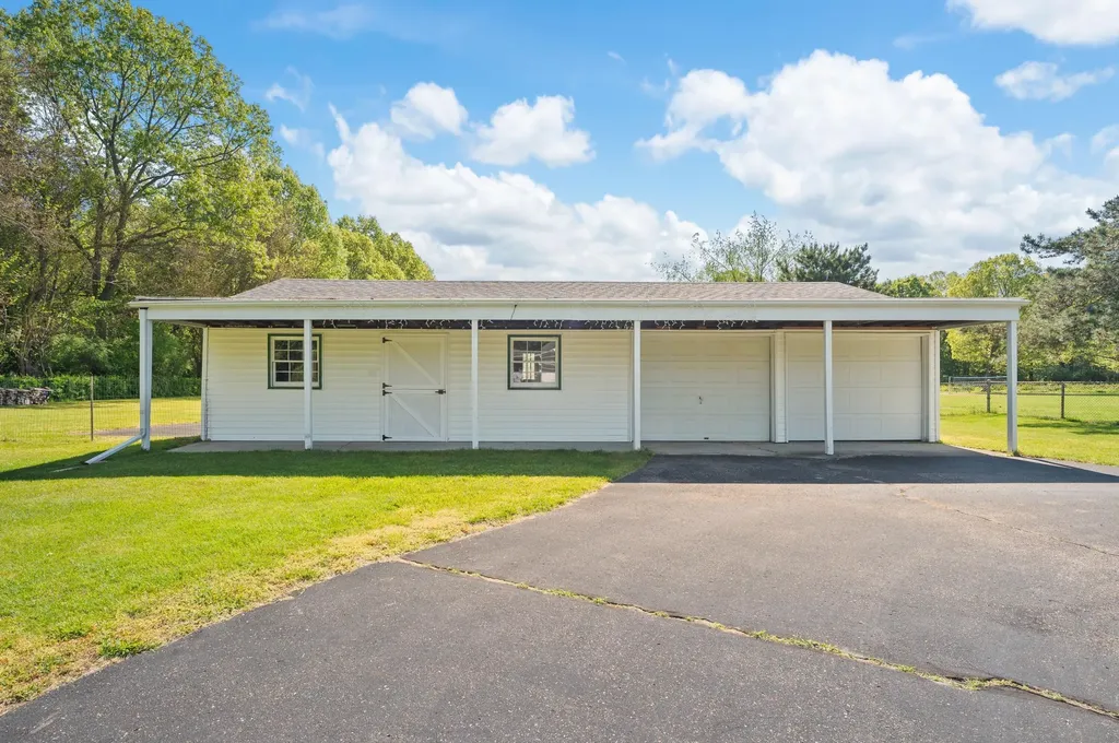2225 Maple Path Shoreham Village MI 49085
