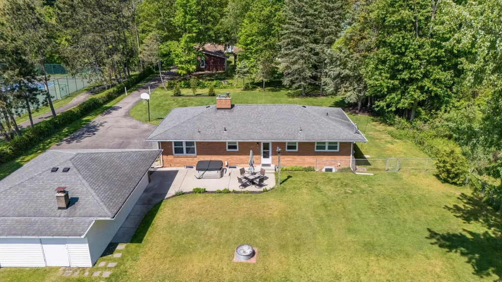2225 Maple Path Shoreham Village MI 49085