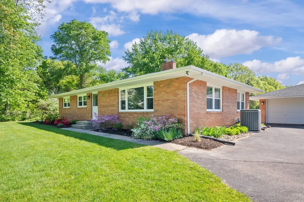 2225 Maple Path Shoreham Village MI 49085