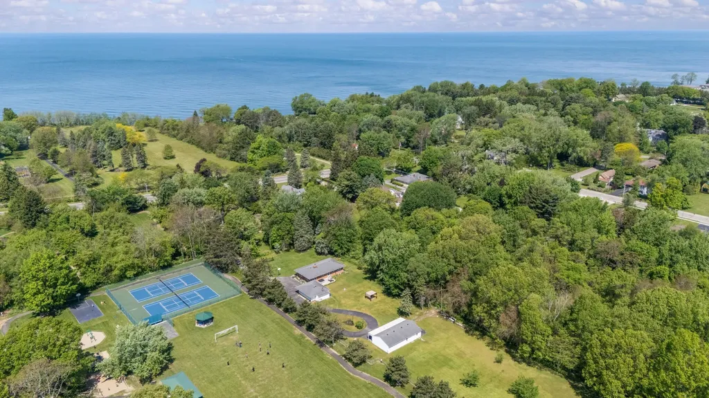2225 Maple Path Shoreham Village MI 49085