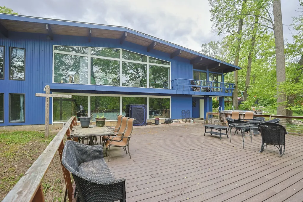 1905 Champlain Drive Bertrand Township MI 49120
