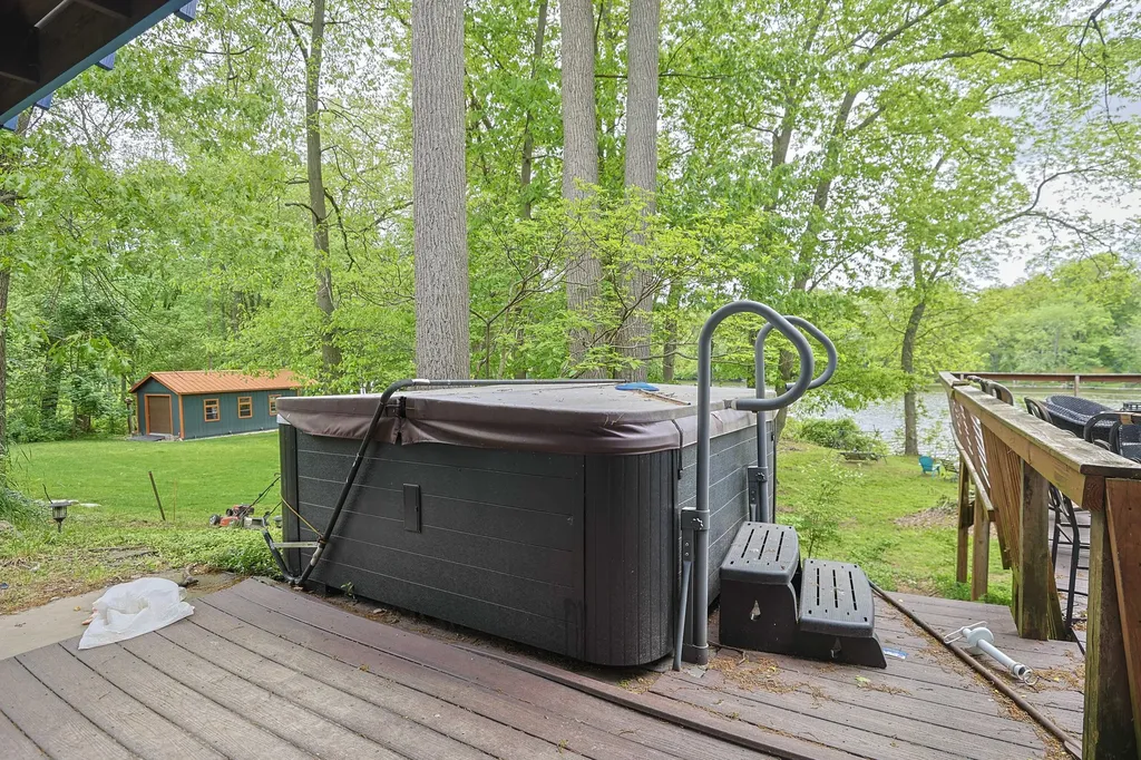 1905 Champlain Drive Bertrand Township MI 49120