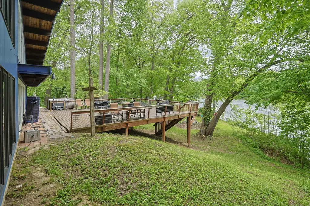 1905 Champlain Drive Bertrand Township MI 49120