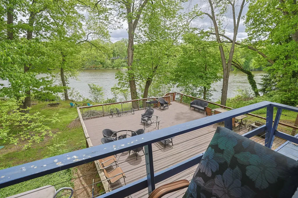 1905 Champlain Drive Bertrand Township MI 49120
