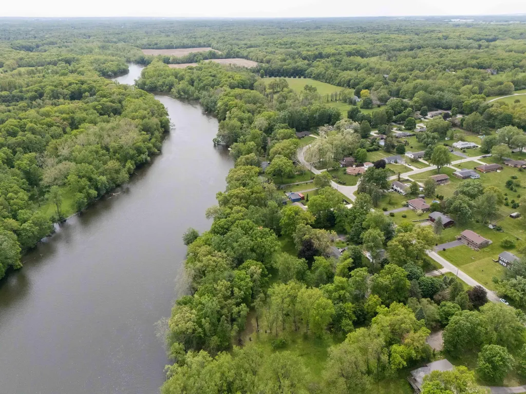 1905 Champlain Drive Bertrand Township MI 49120