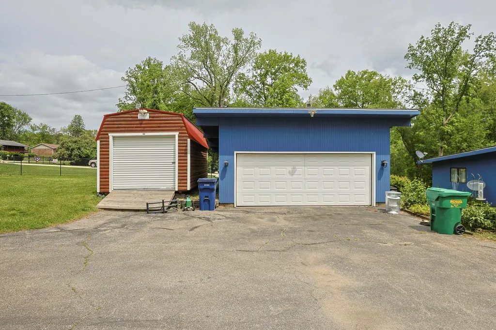1905 Champlain Drive Bertrand Township MI 49120