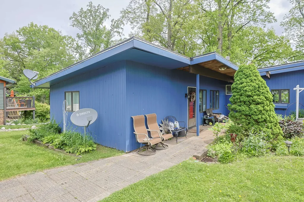 1905 Champlain Drive Bertrand Township MI 49120
