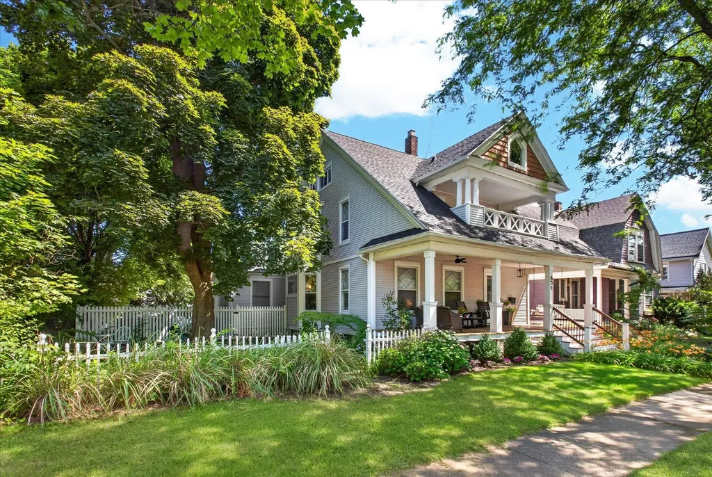 831 Wisconsin Avenue St. Joseph City MI 49085