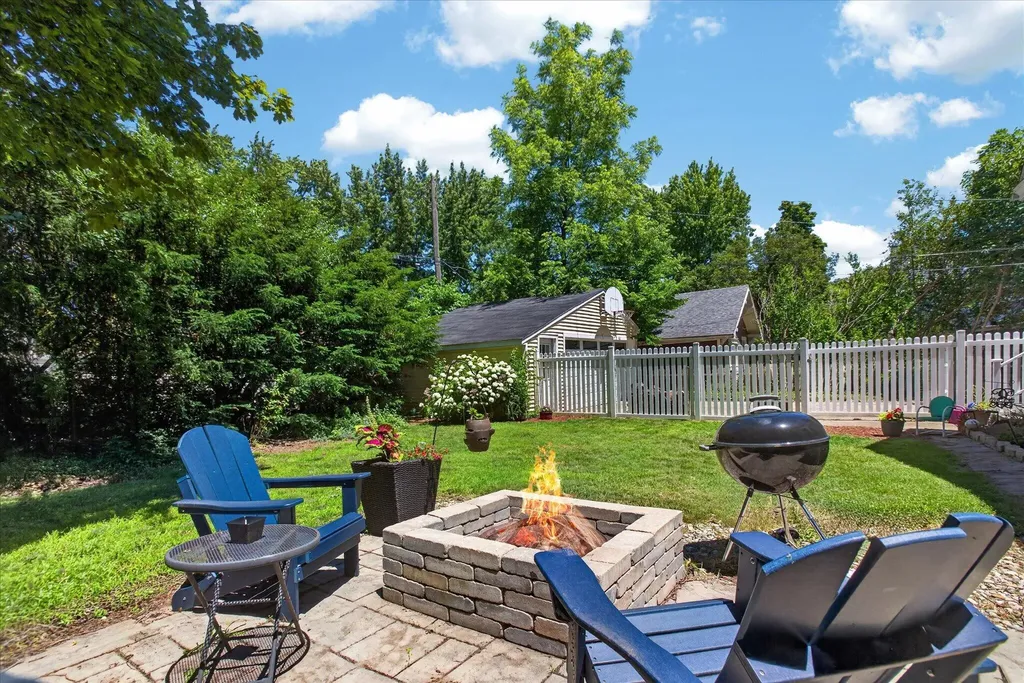 831 Wisconsin Avenue St. Joseph City MI 49085