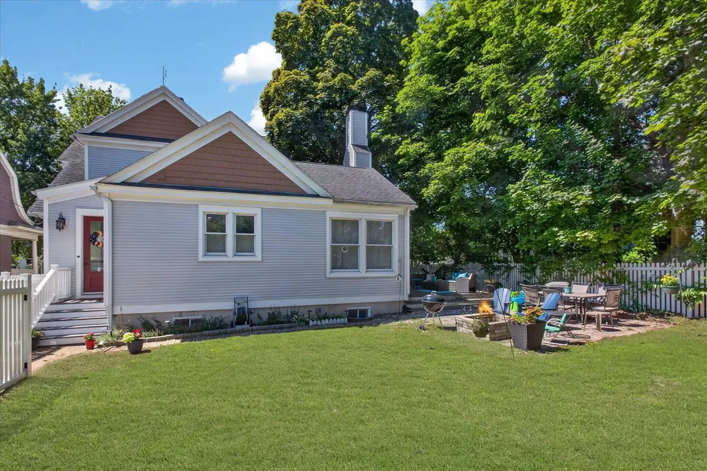 831 Wisconsin Avenue St. Joseph City MI 49085