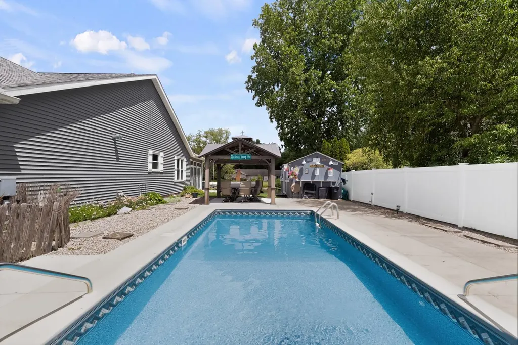 68271 Eagle Lake Road Ontwa Township MI 49112