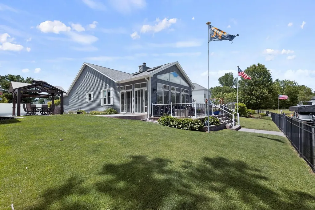 68271 Eagle Lake Road Ontwa Township MI 49112