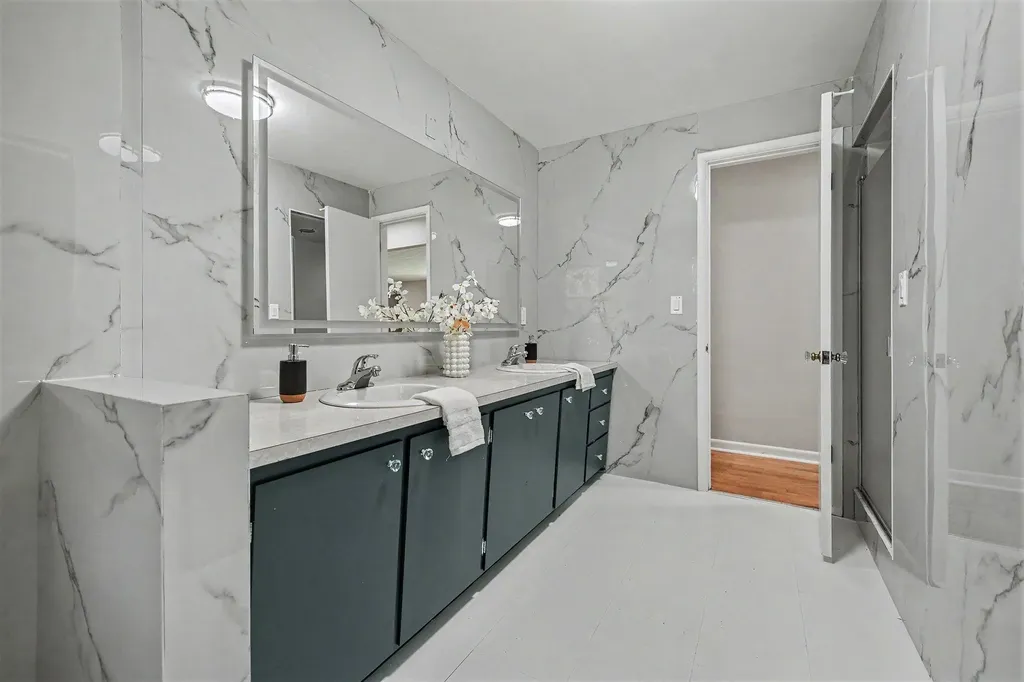 2489 Washington Avenue St. Joseph Charter Township MI 49085