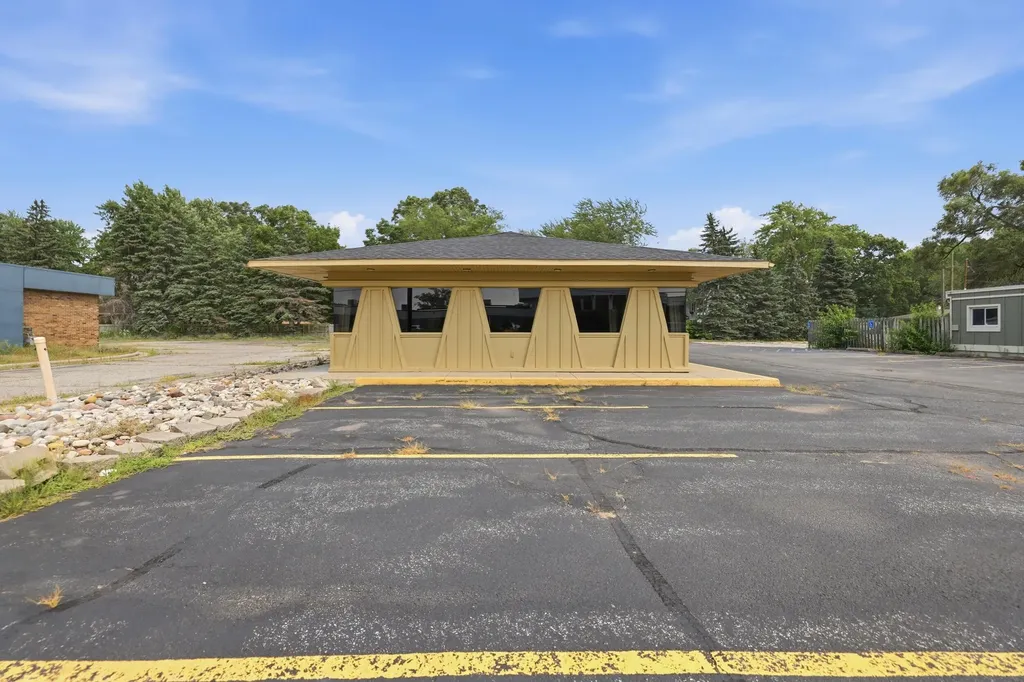 4318 Grand Haven Road Norton Shores City MI 49441
