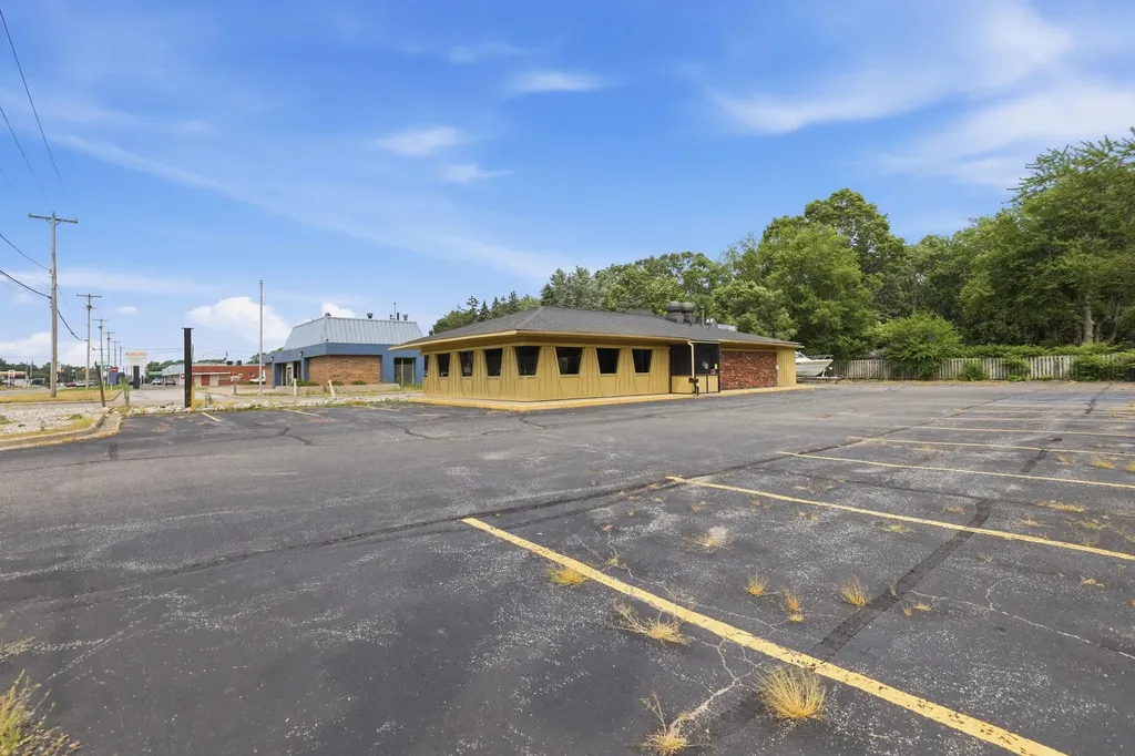 4318 Grand Haven Road Norton Shores City MI 49441