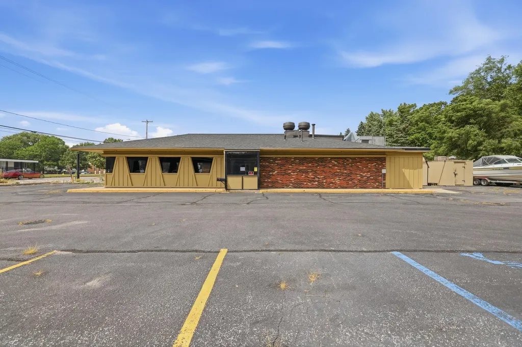 4318 Grand Haven Road Norton Shores City MI 49441