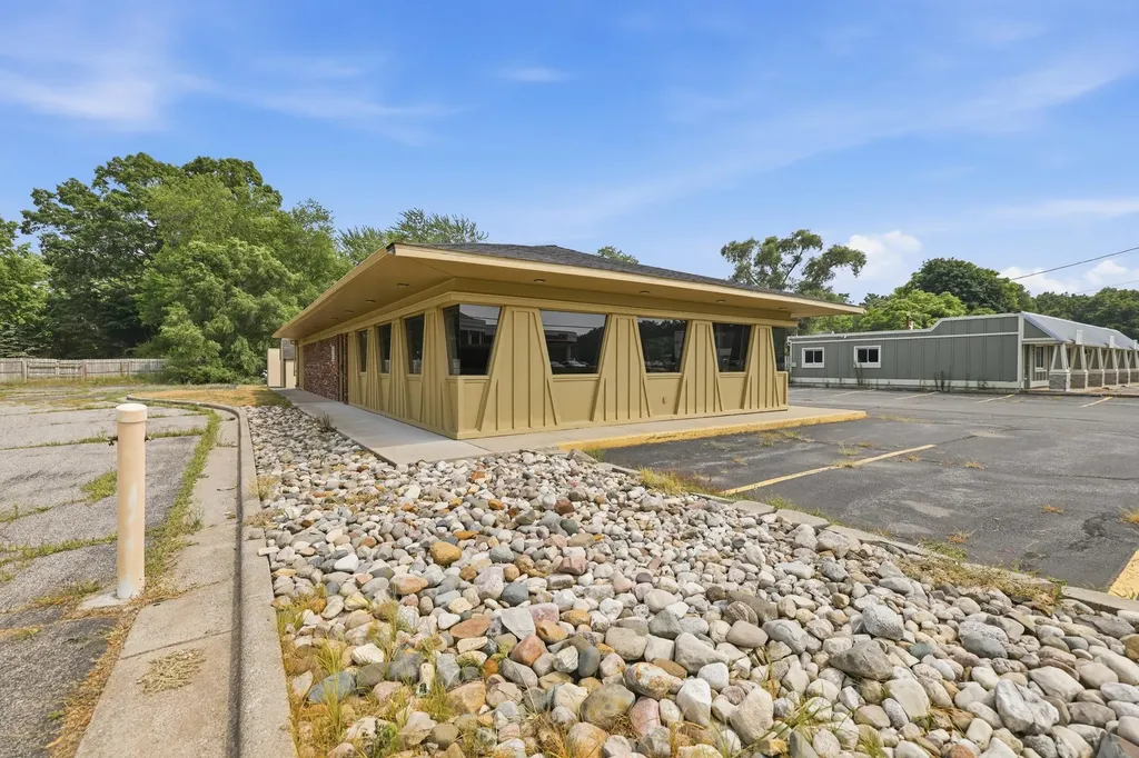 4318 Grand Haven Road Norton Shores City MI 49441