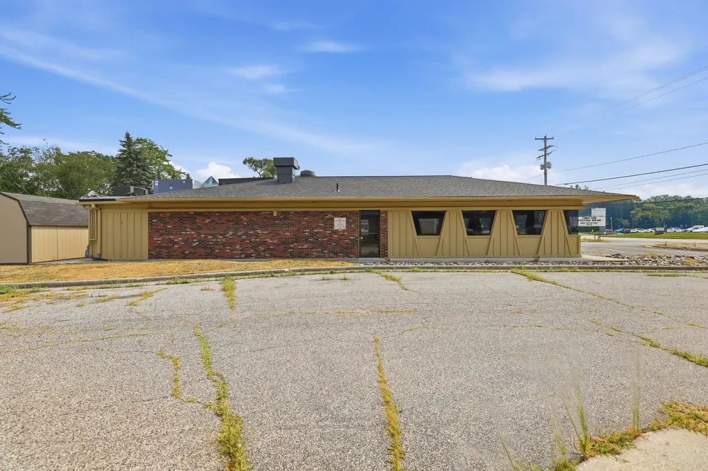 4318 Grand Haven Road Norton Shores City MI 49441