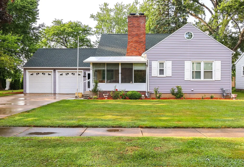 114 E Southeastern Avenue E Galien Village MI 49113